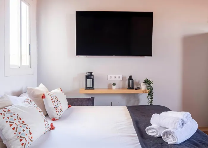 Atico Con Terraza En Fira - Negocios Y Turismo En Sants - Montjuic Apartman